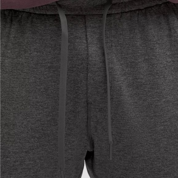 lululemon Men’s Soft Jersey Tapered Pant *Regular - Picture 7 of 9